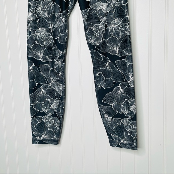 Balance Collection Floral Lines Leggings - Picture 3 of 7